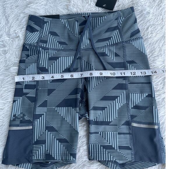 NWT UNDER ARMOUR Running Short UA Fly-Fast Anti-Odor Women Sz S NWT - Picture 3 of 12